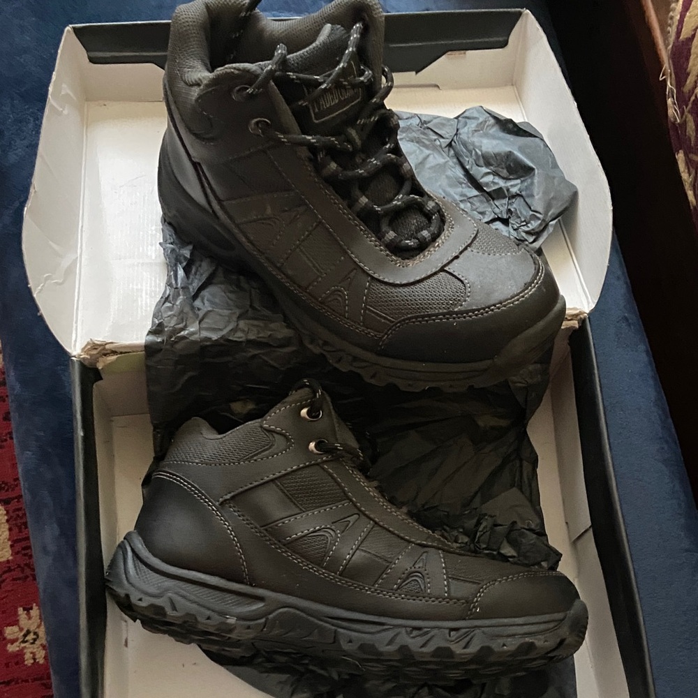 Faded Glory Men's Dark Gray Boots. Women 8.5 (unisex)